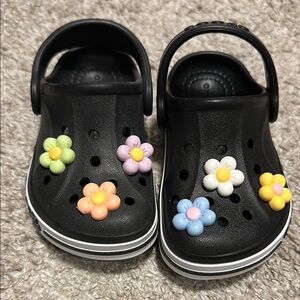 Toddler Black Crocs with removable Flower charms NEVER WORN